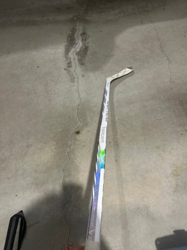 Intermediate Bauer Proto R Right Handed Hockey Stick P28 (New)