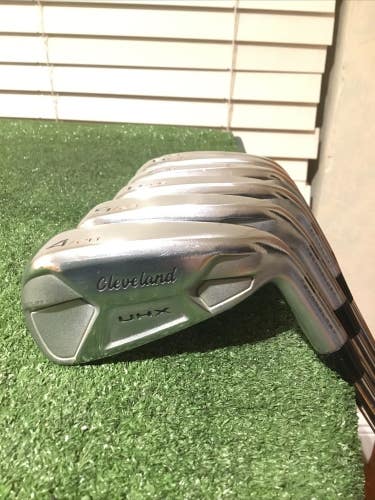 Cleveland Launcher UHX Irons Set (4-9 Irons) Regular R300 DG DST 98 Steel Shafts