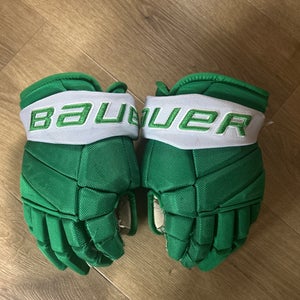 Bauer Hockey gloves