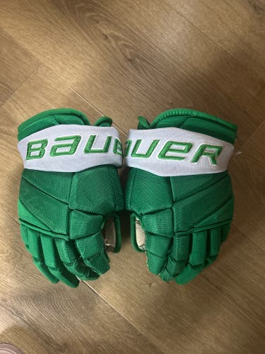 Bauer Hockey gloves