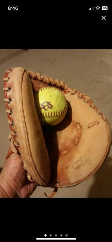 RH  Baseball Glove 10" (Used)
