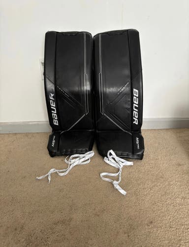 Medium 31+1 Bauer Supreme M5 Pro Goalie Leg Pads (Used)