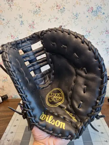 Vintage Wilson A2000 "The A2800" Made in Japan 12.5" RHT First Base Glove (Used)