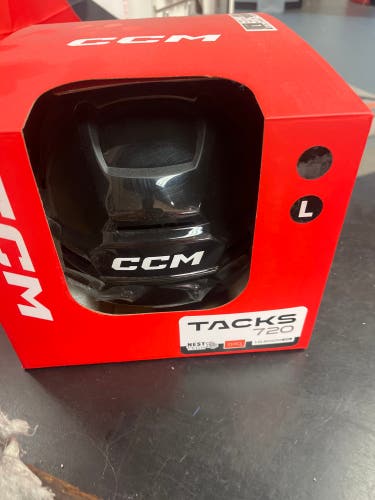 Large CCM tacks 720 Helmet (New)