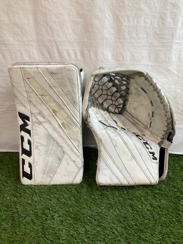 White Senior CCM EFlex 5 Goalie Gloves & Blockers Regular (Used)