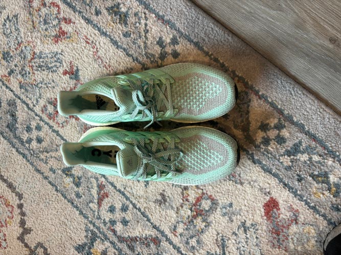 Green Unisex Adult Size M 11.0 (W 12.0) Adidas Ultraboost (New)