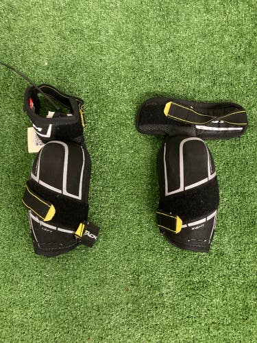 Junior Small CCM Tacks 9550 Elbow Pads (Used)