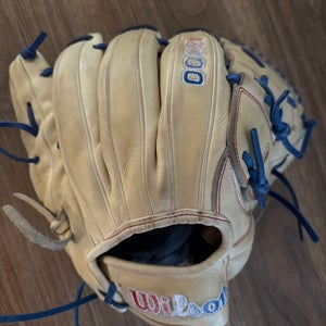 2025 Wilson RH A2000 Baseball Glove 12" (Used)
