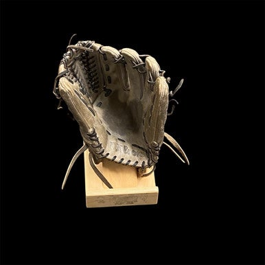 Used Wilson A2000D33 BB/SB Glove RH Throw Grey 11 3/4" 11602-S000107372