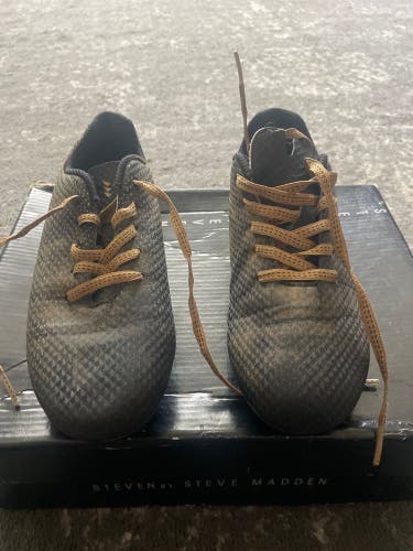 Black Men's Youth 2Y (Youth) DSG Molded Cleats Cleats (Used)