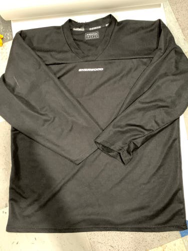 Black Men's Large Sher-Wood Jersey (Used)