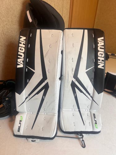2024 22" Vaughn SLR4 Goalie Leg Pads (Used)
