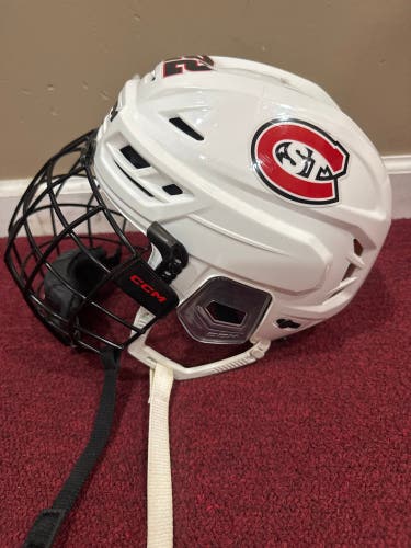 St Cloud State CCM 710 Helmet Size Small Item#STHW22