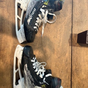 Bauer Vapor Hyperlite 2 Hockey Skates  8 (Used)