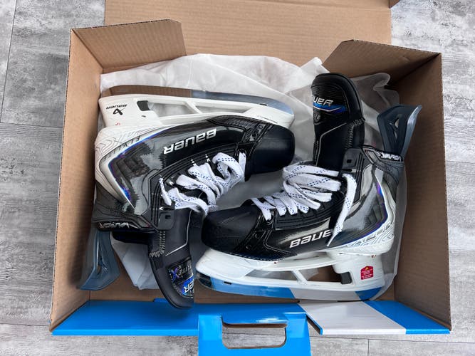 2025 Bauer Vapor Flylite Hockey Skates Regular Width 9 (New)