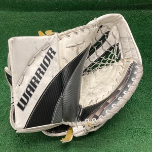 White Senior Warrior Swagger Goalie Glove Regular (Used)