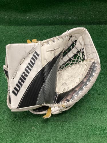 White Senior Warrior Swagger Goalie Glove Regular (Used)