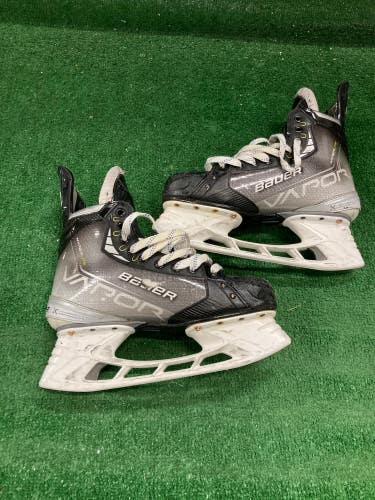 Senior Bauer Vapor Hyperlite Hockey Skates Pro Stock 10.5 (Used)
