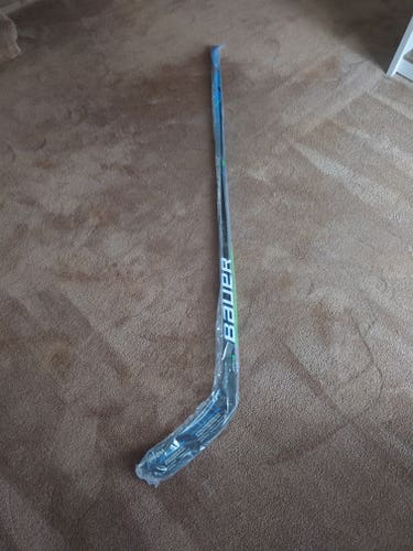 Senior Bauer Nexus Geo Right Handed Hockey Stick P92M (New)