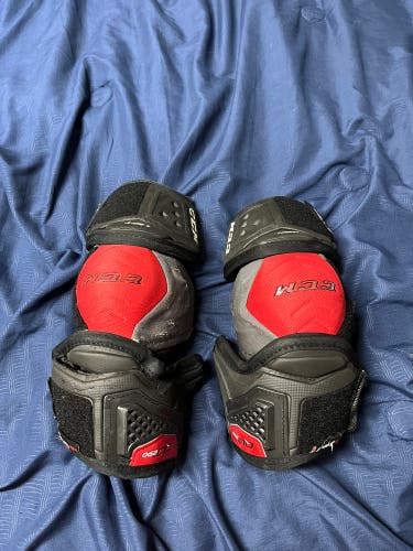 Small Senior CCM QuickLite QLT 290 Elbow Pads  (Used)