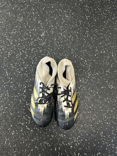 Used Adidas Soccer Cleats Grey Junior 05 11849-S000030123