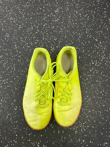 Used Nike Soccer Indoor Shoes Optic Yellow Junior 04.5 11849-S000030120