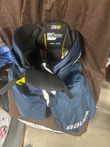 Senior Large Bauer Supreme 3S Pro Hockey Pants (Used)