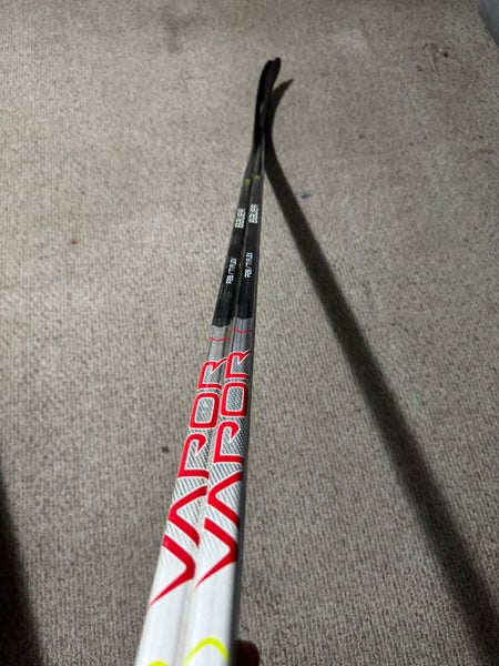 Senior Bauer Vapor Hyperlite Left Hand Hockey Stick P28  (New)
