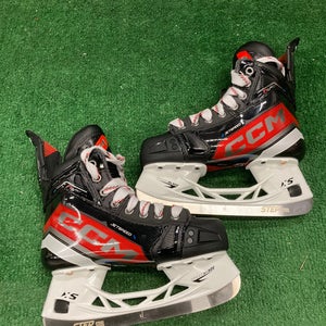 Junior CCM JetSpeed FT6 Pro Hockey Skates Regular Width Size 2.5 (Used)