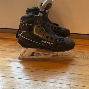 Bauer Elite Hockey Goalie Skates Wide Width  Size 4 (Used)