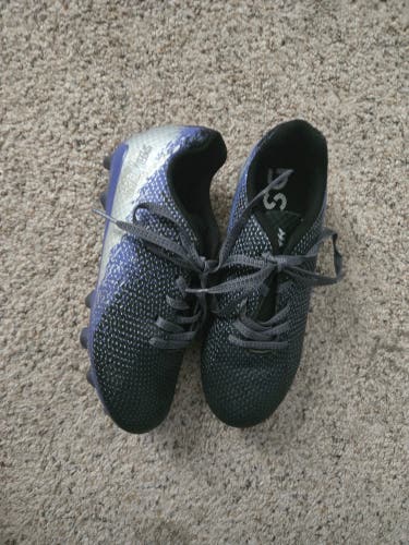 Purple Kids 1Y (Big Kids / Youth) DSG Turf Cleats Cleats (Used)