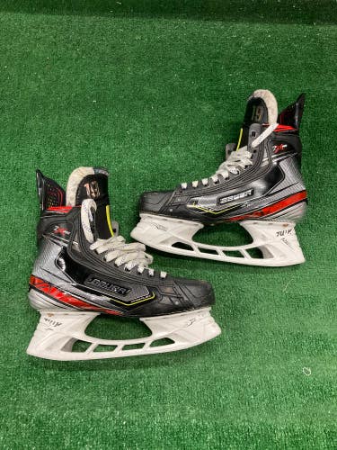 Senior Bauer Vapor 2X Pro Hockey Skates Regular Width 8.5 (Used)