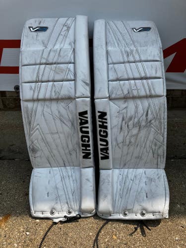 Intermediate Vaughn Velocity V9 Goalie Leg Pads | 30" + 2