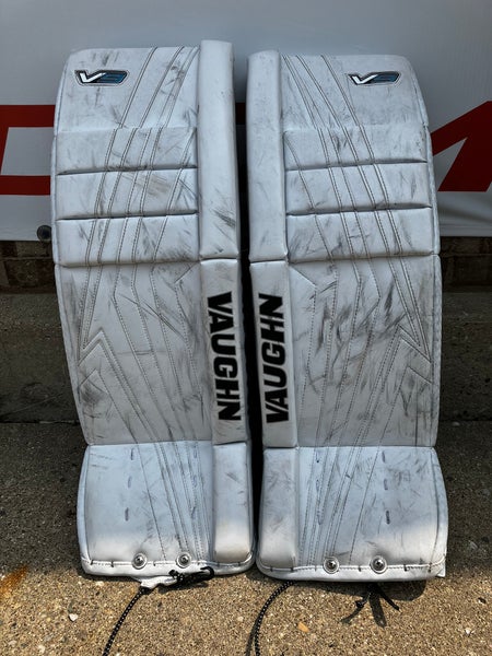 Intermediate Vaughn Velocity V9 Goalie Leg Pads | 30" + 2
