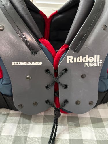 Youth Large Riddell Pursuit Shoulder Pads