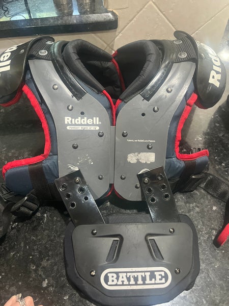 Medium Youth Riddell Shoulder Pads (Used)
