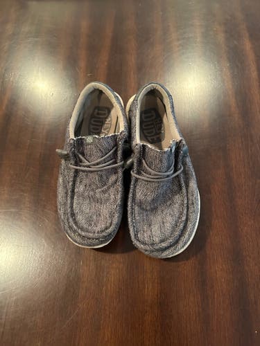 Gray Men's Size M 10.0 (W 11.0) Youth Sandals (Used)