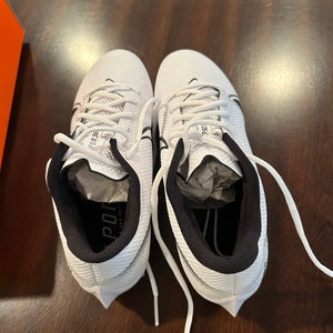 White Men's Size M 8.5 (W 9.5) Youth Nike Low Top (New)