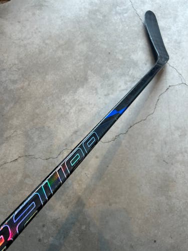P28M 70 Flex Senior Bauer Tracer Left Hand Hockey Stick Pro Stock (Used)