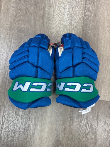 CCM HGJSCHLPP Gloves 14” Pro Stock (New)