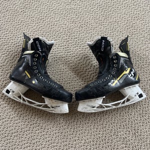 2023 CCM AS-V Pro Hockey Skates Regular Width   9 (Used)