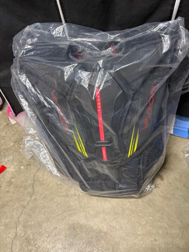 Large  Bauer Vapor Hyperlite 2 Goalie Chest Protector (New)