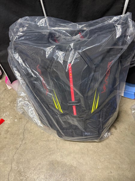 Large  Bauer Vapor Hyperlite 2 Goalie Chest Protector (New)