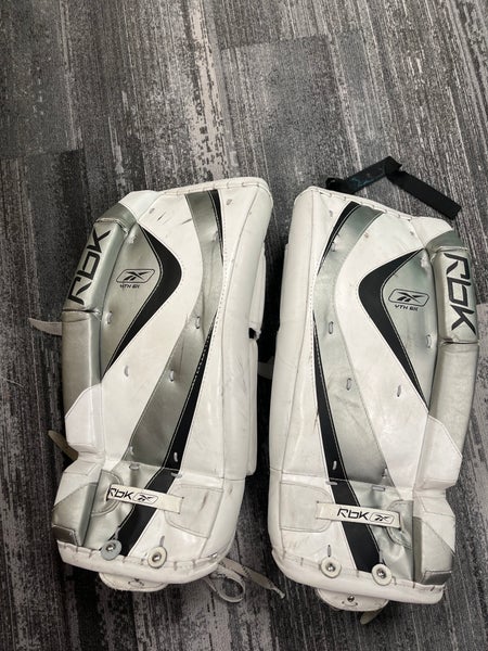 White 21" Youth Reebok 6K Goalie Leg Pads (Used)