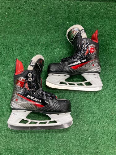 Youth Bauer Vapor X5 Pro Hockey Skates Regular Width 12 (Used)