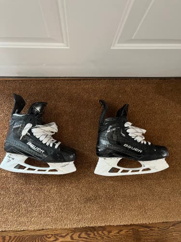 Bauer Supreme Mach Hockey Skates Regular Width Pro Stock 7 (Used)