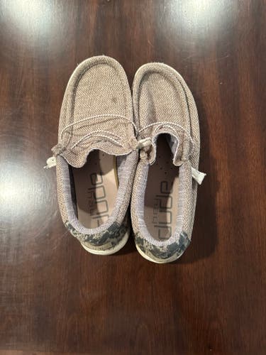 Gray Men's Size M 11.0 (W 12.0) Adult Sandals (Used)