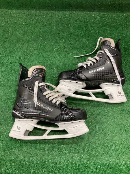 Intermediate Bauer Supreme Shadow Hockey Skates 6 (Used)