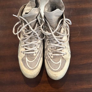White Men's Size M 10.0 (W 11.0) Youth Nike Low Top (Used)
