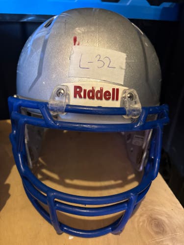 READ AD! 1 Adult Large Riddell Speed Bundle MISSING JAW PADS!! (Used)